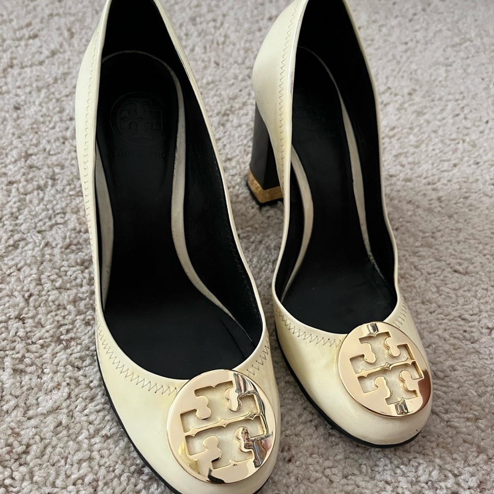 tory burch white shoes